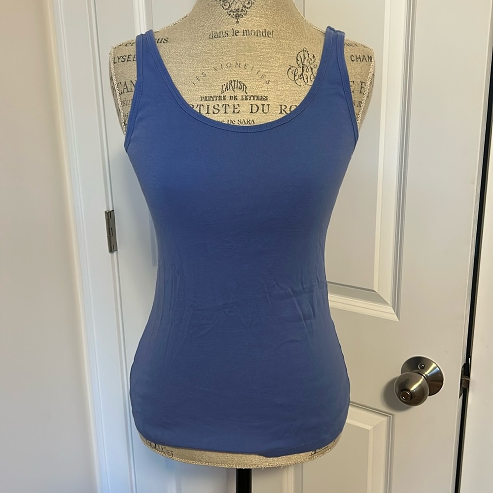 Women’s Loft tank. Blue size medium